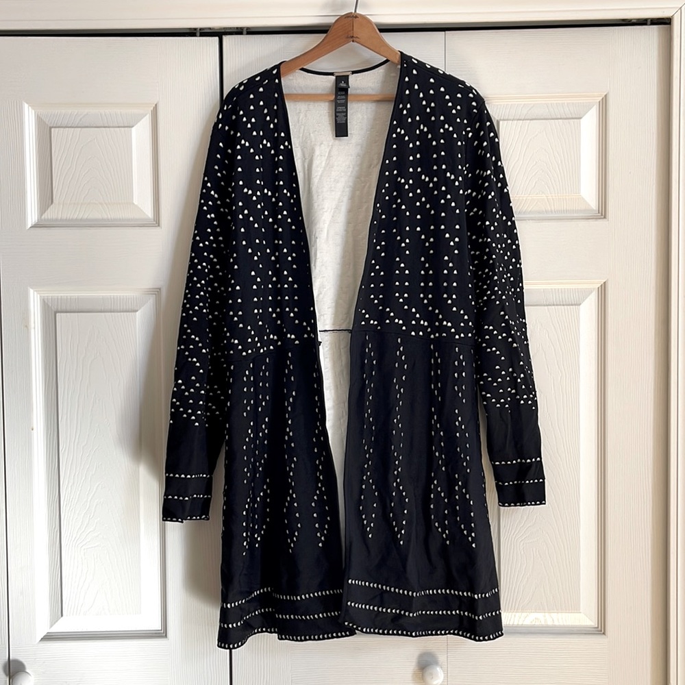 Black and white Chico’s textured cardigan size 3